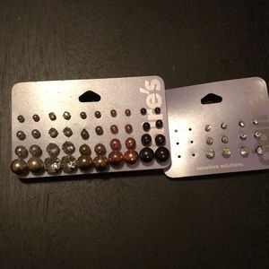 NWT Claire’s studs (26 pairs)